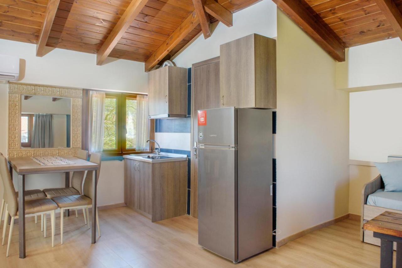 3D Iliadis Suites Ierissós Esterno foto